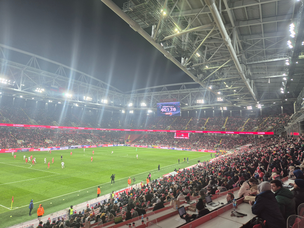 40 178 зрителей на игре "Спартак" - ЦСКА: это самый посещаемый матч на арене красно-белых за послелние пять лет. Фото Артема Локалова