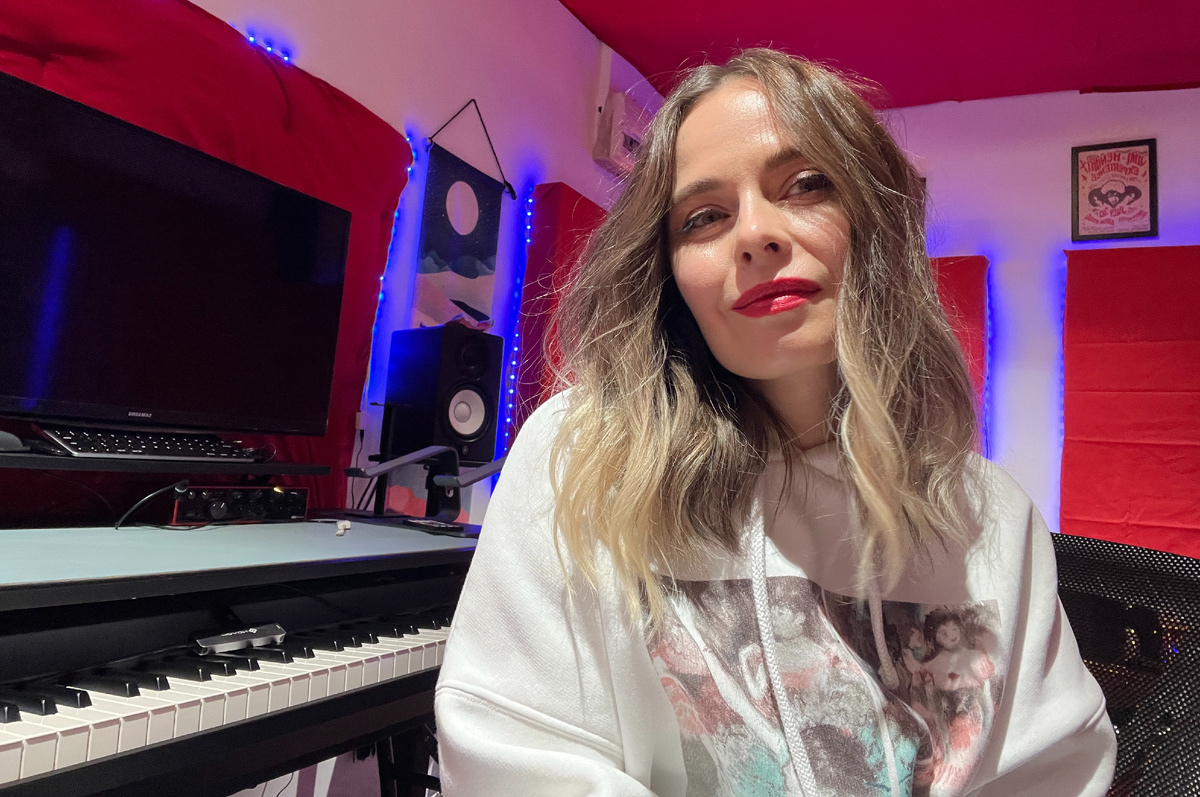 Юлия Кантонистова - музыкант, вокалистка, продюсер, педагог по вокалу, MMus (London)