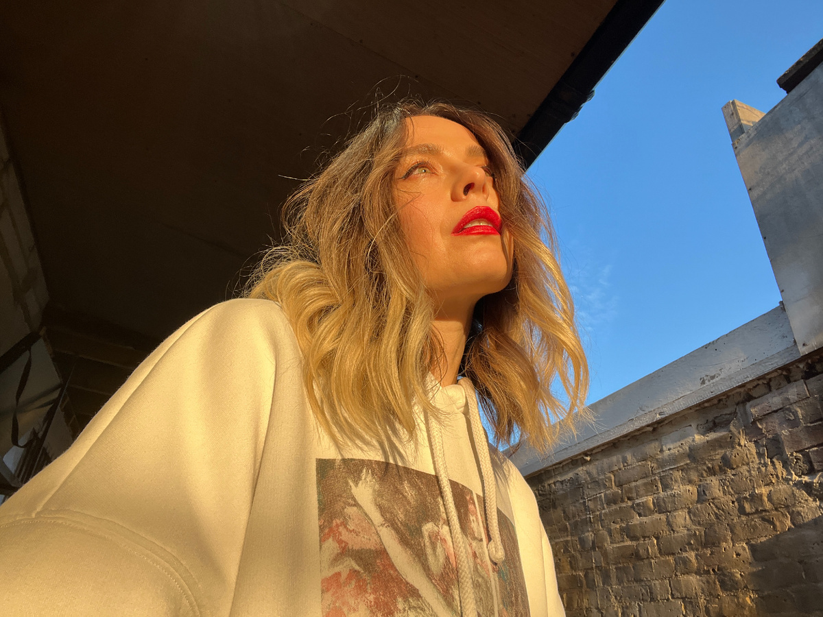 Юлия Кантонистова - музыкант, вокалистка, продюсер, педагог по вокалу, MMus (London)