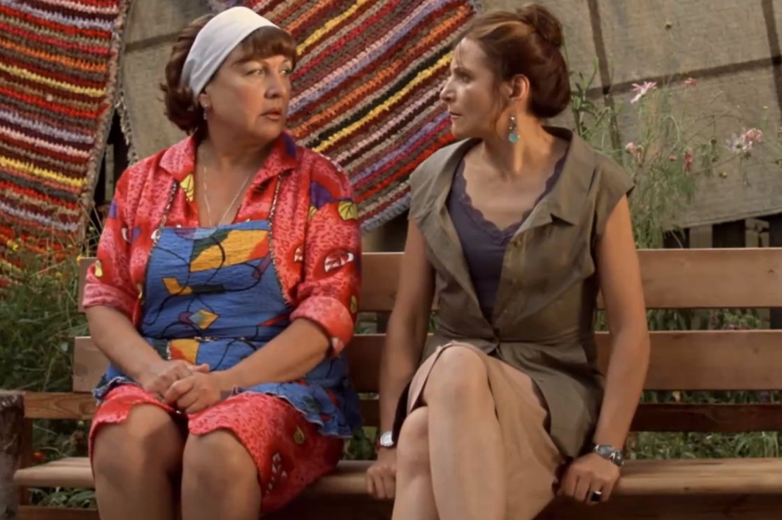 Татьяна Кравченко и Людмила Артемьева в сериале "Сваты"