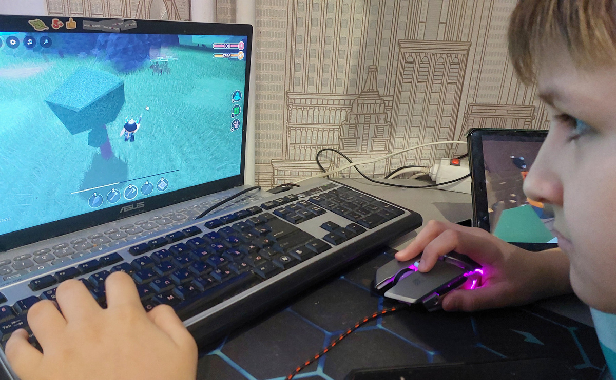 Обновление 99 Nights в Roblox: проверяю новые локации. Пещеры, летучая мышь и культисты уже ждут нас