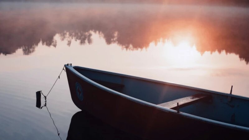     Водоем. Река. Лодка. СС0