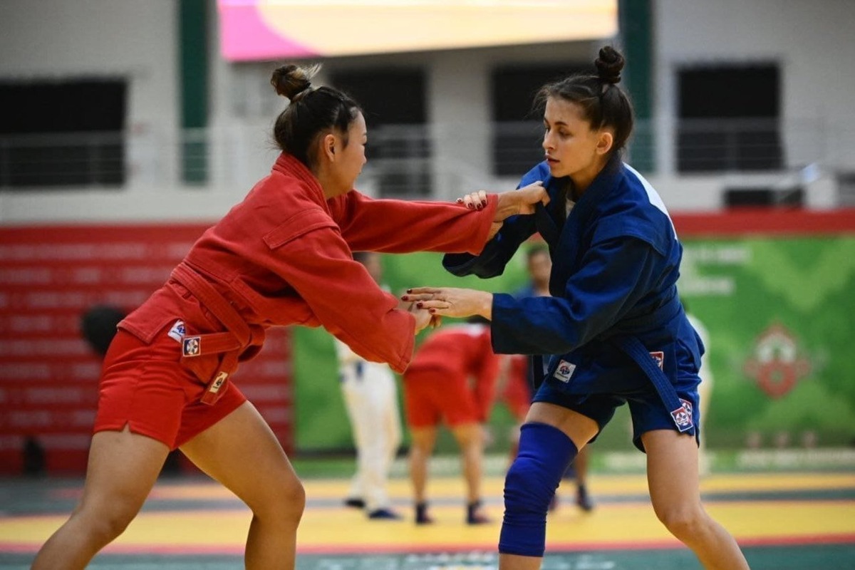    Женское спортивное самбо. Динар Фатыхов / realnoevremya.ru