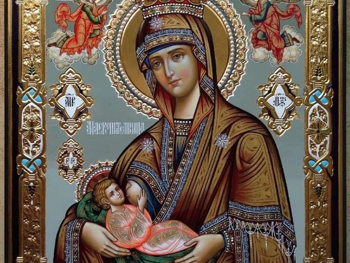 Величает душа Моя Господа, и возрадовался дух Мой о Боге, Спасителе Моём. Честью высшую Херувимов...