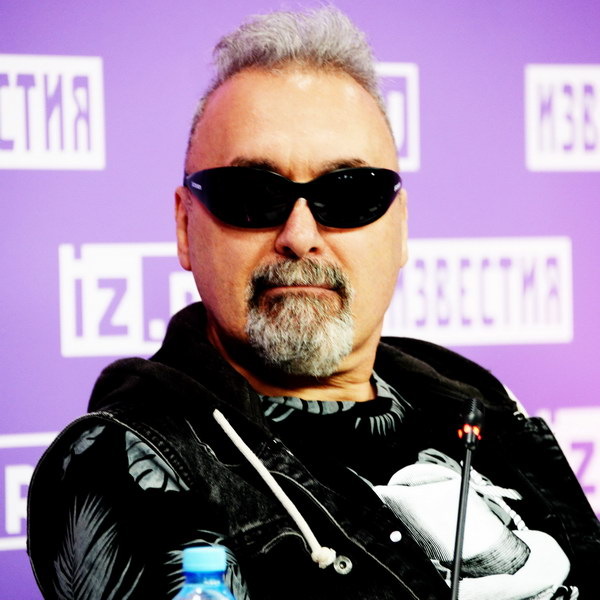     Сегодня 65 лет Армену Григоряну