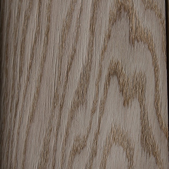 Древесина дуба в тангенциальном распиле