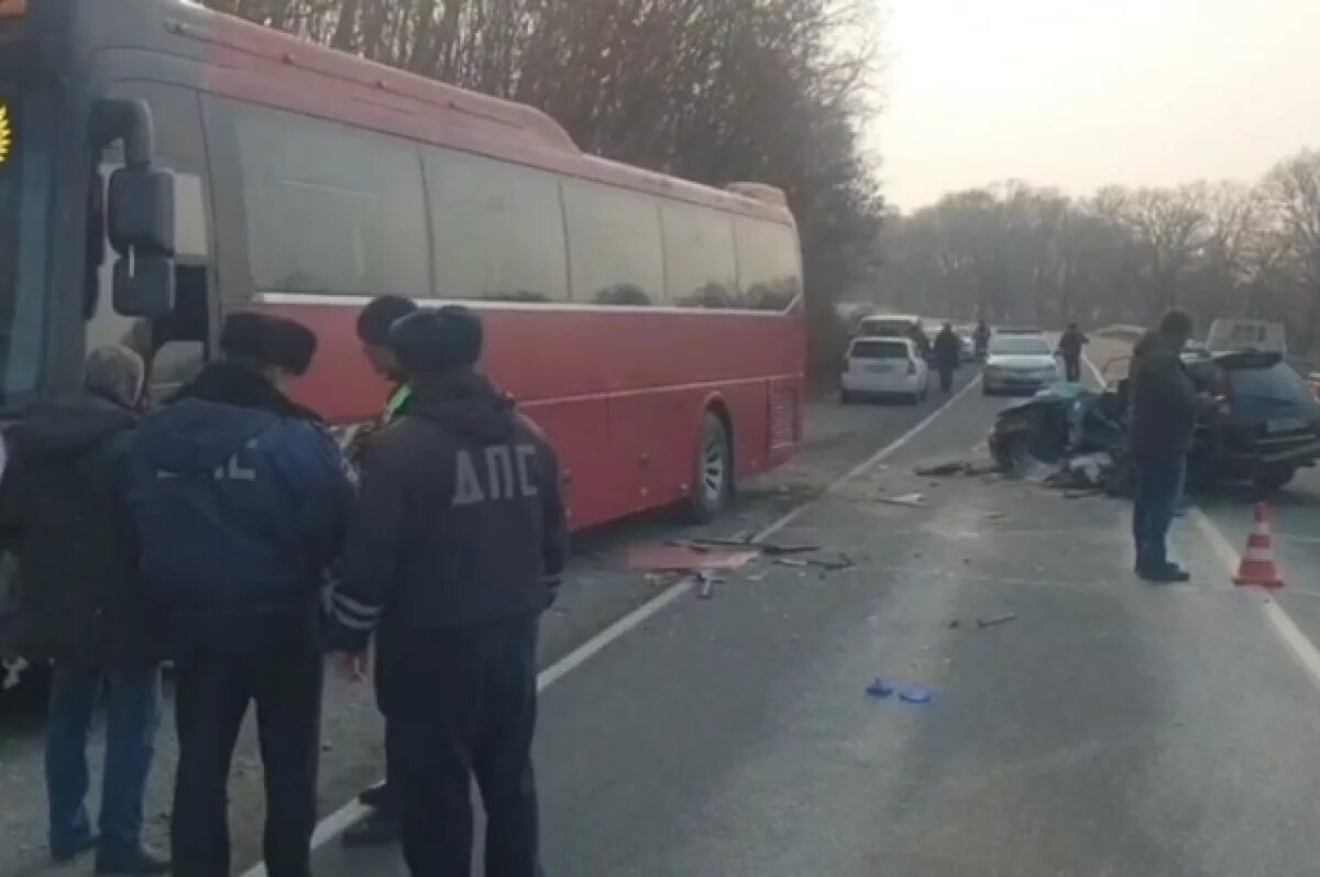    Автобус столкнулся с автомобилем на трассе Артём – Находка: погибла женщина