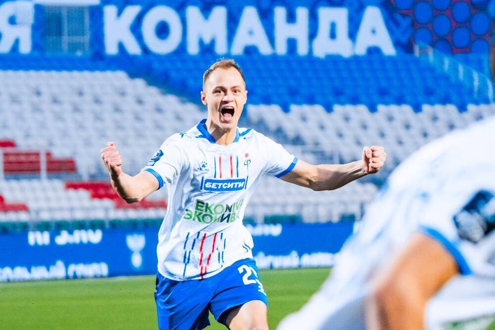    Воронежский "Факел" уверенно закрепился на первой строчке ФНЛ / ФК "Факел"