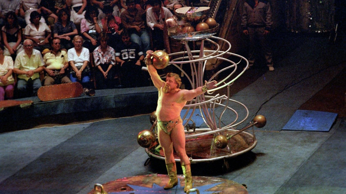 Силовой жонглер Валентин Дикуль