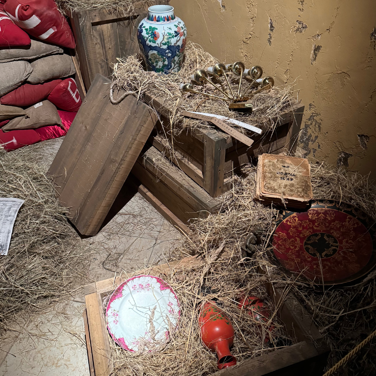 Эвакуация ценностей, фото автора с выставки