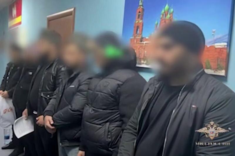    МВД России. Задержанные