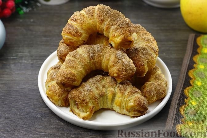 Яблочные подковы на удачу: хрустящий десерт с корицей за 30 минут