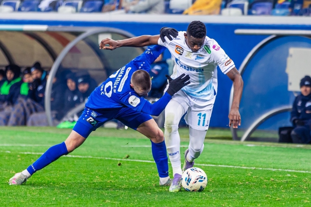    Нападающий «Зенита» Луис Энрике (справа) в матче против «Пари НН».Анна Мейер/ФК «Зенит» ФК «Зенит»