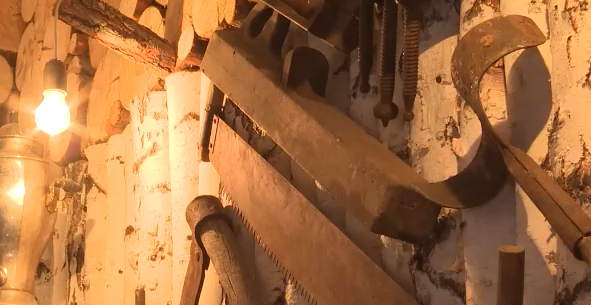     В Иланско-Нижнеингашском округе местный житель создал бесплатный музей в деревне