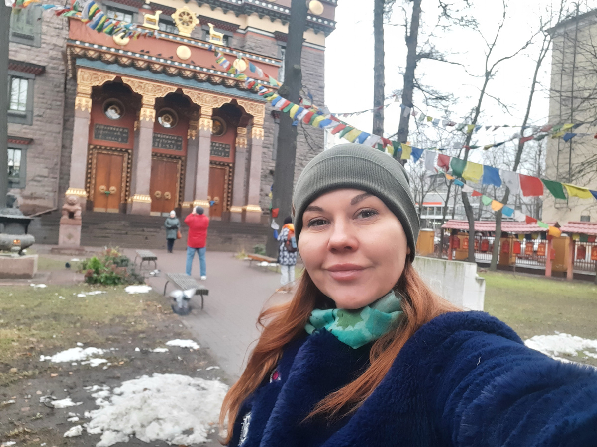 Возле дацана. 