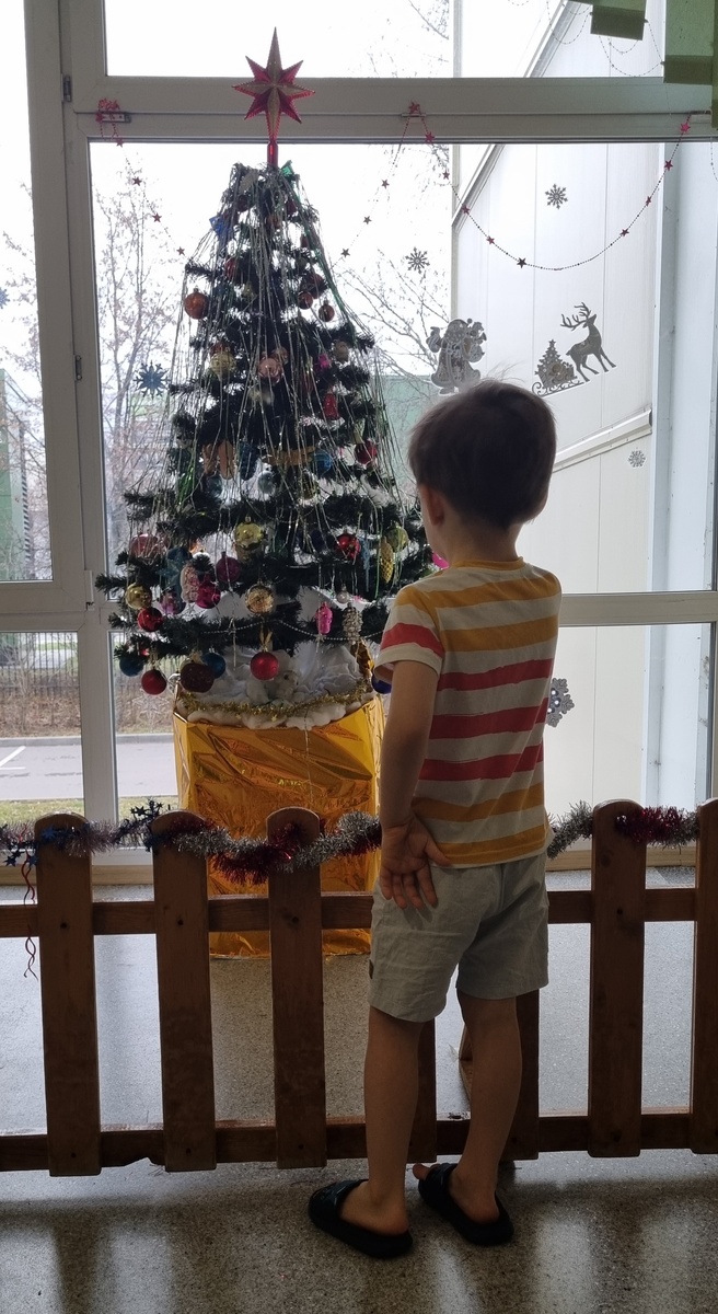 Да, я очень мягкая мама. Я и сама не рада и стараюсь меняться, чувствую, что это необходимо. Думаю, в других жизненных реалиях, я была бы другой.