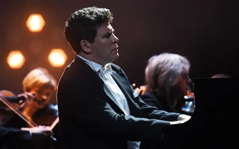     Художественный руководитель Международного конкурса "Симфония Ямала" пианист Денис Мацуев. © РИА Новости. Кирилл Каллиников