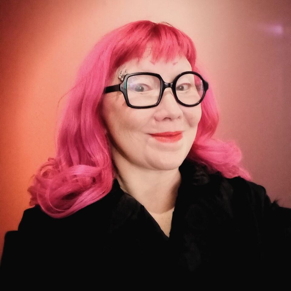 Наталья Романова, автор книг "Идеальная грамотность" и "Пиши без правил"