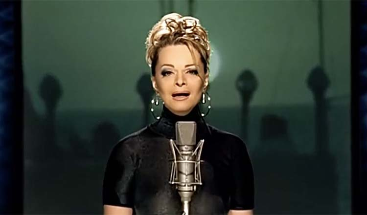 Кадр из российской передачи «Старые песни о главном»