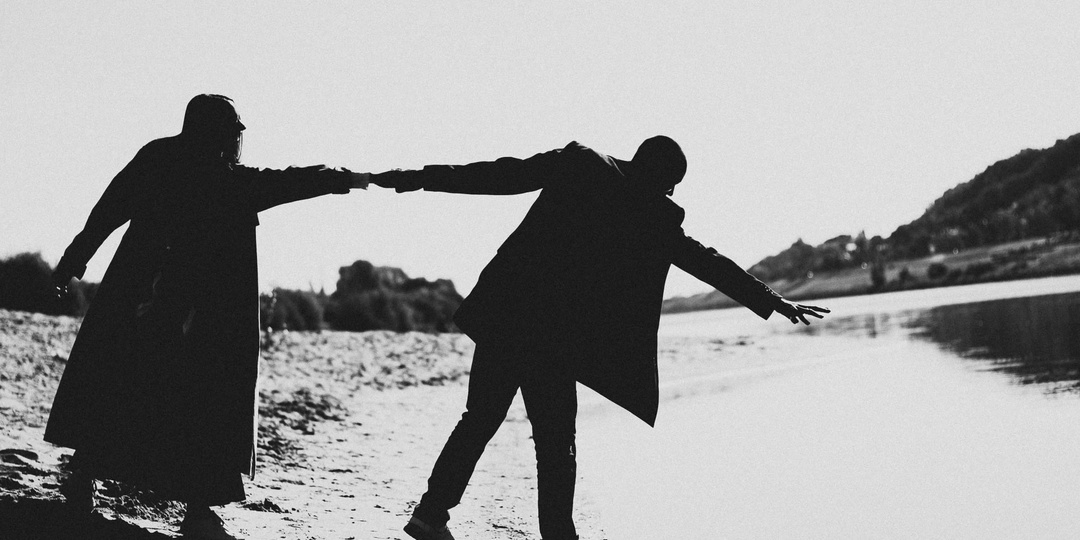 Как нас «забалтывают» мошенники: психолог раскрывает их главные уловки