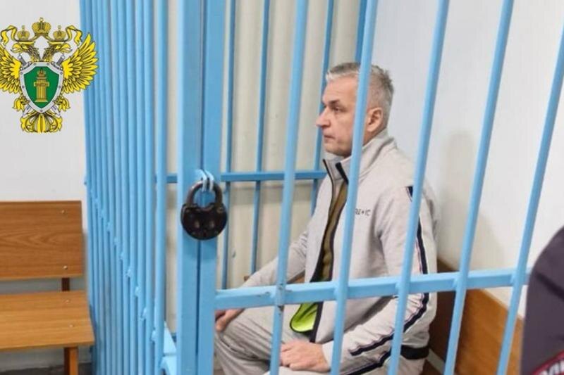 За взятки арестован заместитель главы свердловского муниципального округа