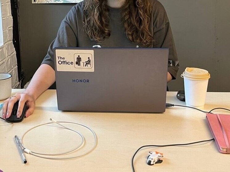     Так, работодатели стали чаще искать сотрудников с навыками работы с системой маркировки «Честный знак» — спрос вырос в 4,2 раза за три года. Фото: архив МК в Питере