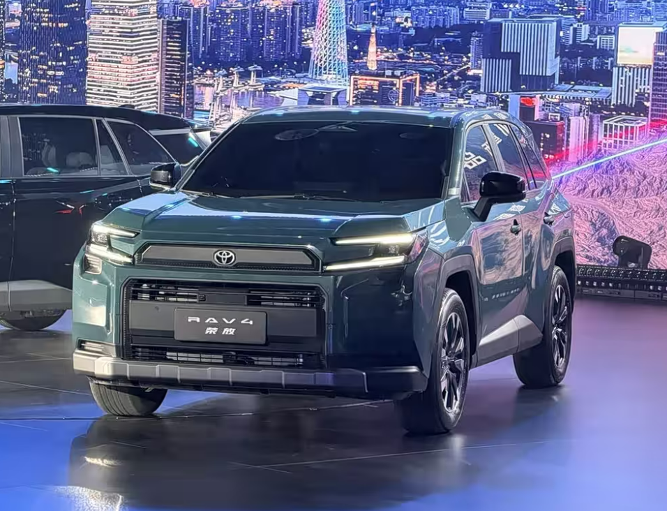 Представлена новая Toyota RAV4 для рынка РФ. Источник иллюстрации - Яндекс.Картинки
