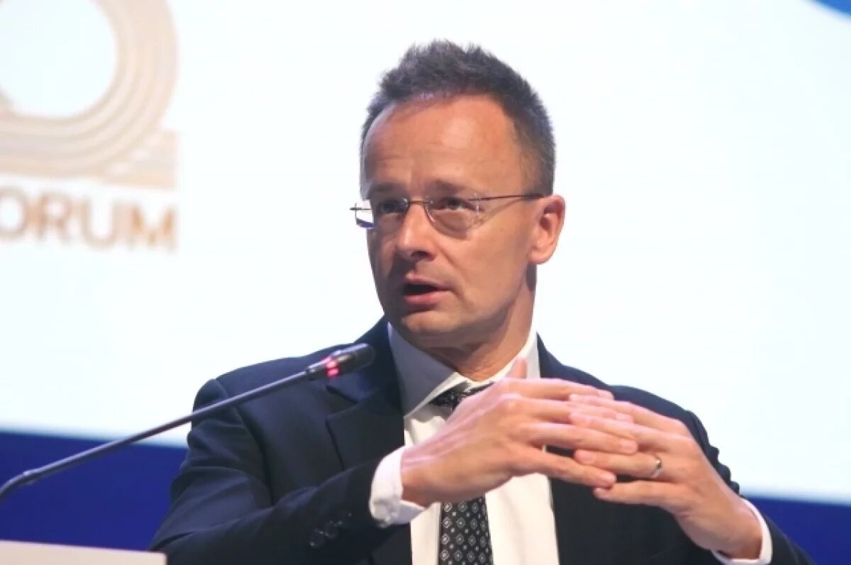    Сийярто заявил, что чиновники ЕС хотят заблокировать мирный план по Украине