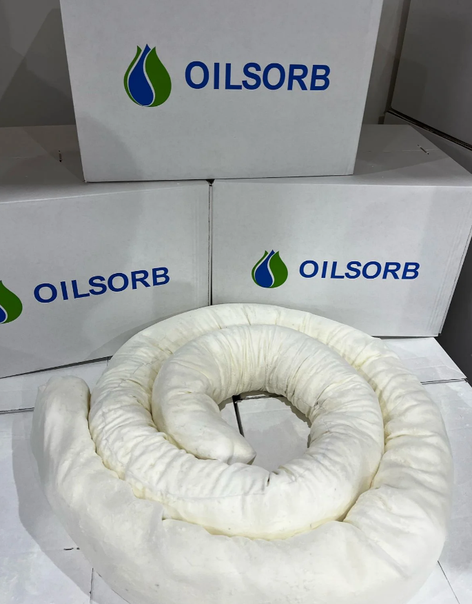 Абсорбирующие боны "Oilsorb" , сорбционная емкость до 80 литров ГСМ. Предназначен для устранения утечек горюче-смазочных материалов (ГСМ), обеспечивая надежное впитывание и защиту от загрязнений.