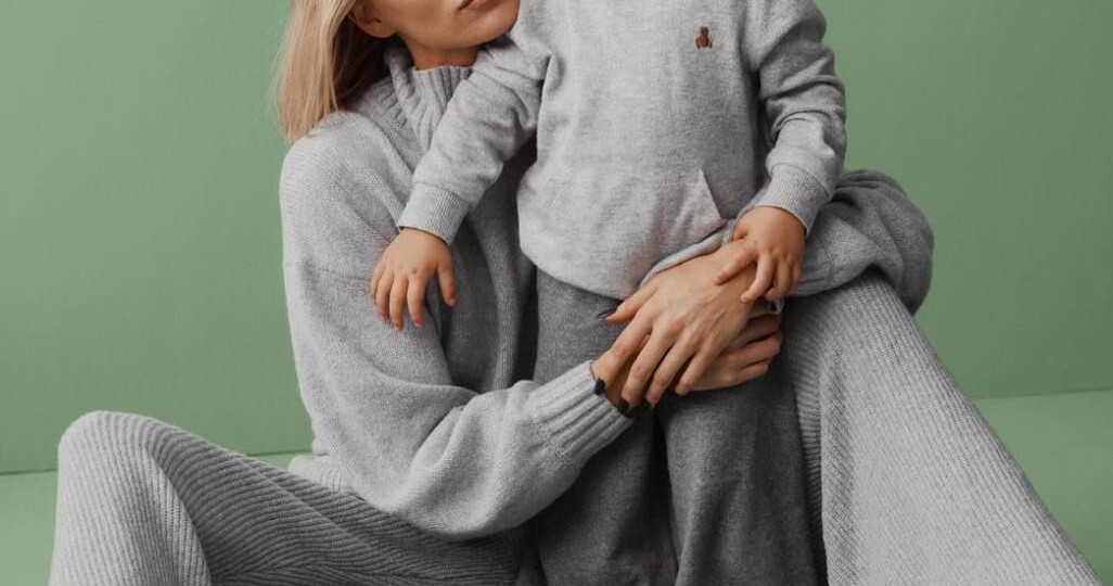 Бежевые мамы и розовые принцессы: почему современное материнство отказалось от ярких цветов