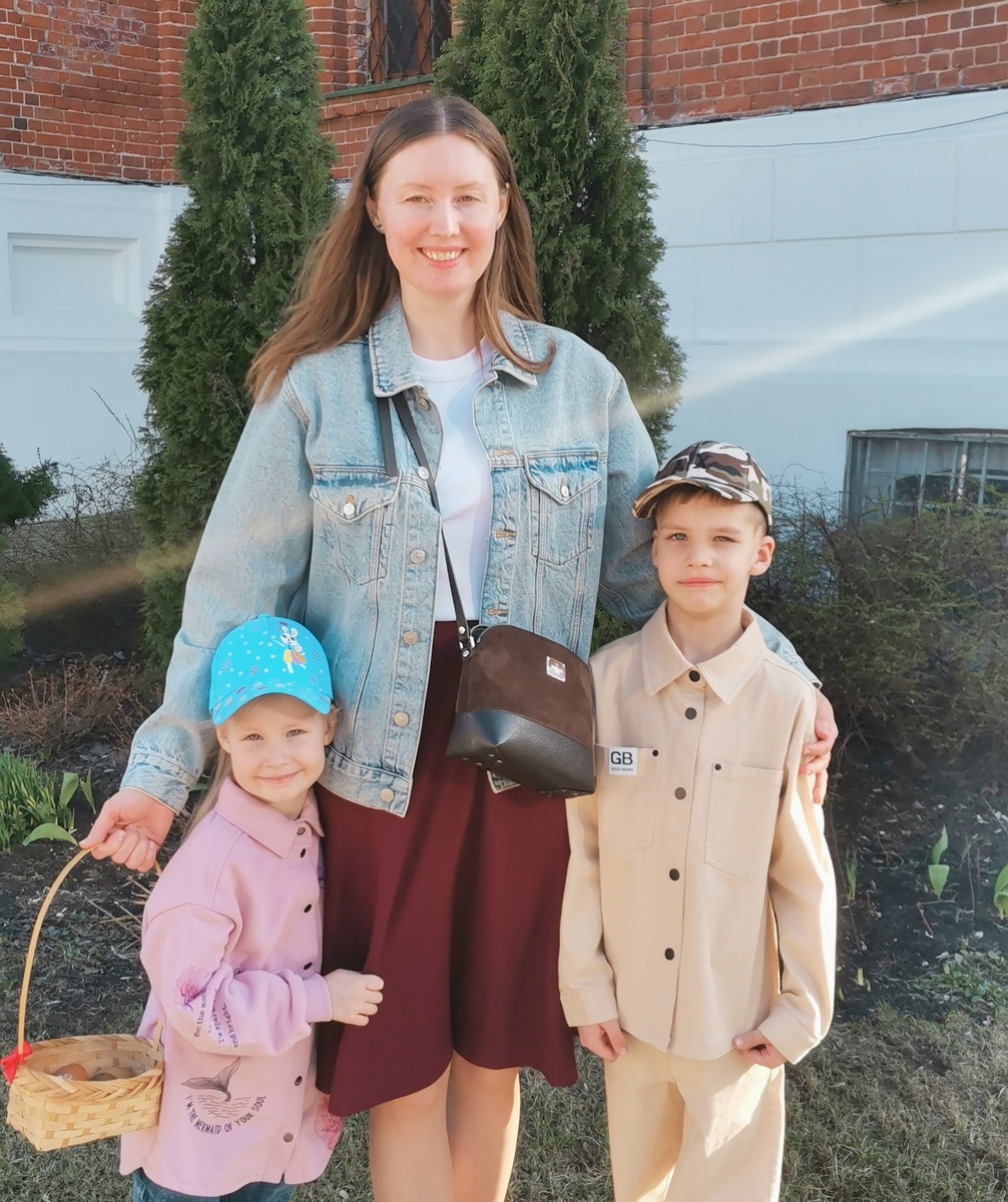 Приветствую вас на канале "ПРОактивная МАМА"! Здесь полезно и душевно про материнство, психологию, воспитание детей, заботу о себе. Автор - Екатерина, мама сына и дочки. 