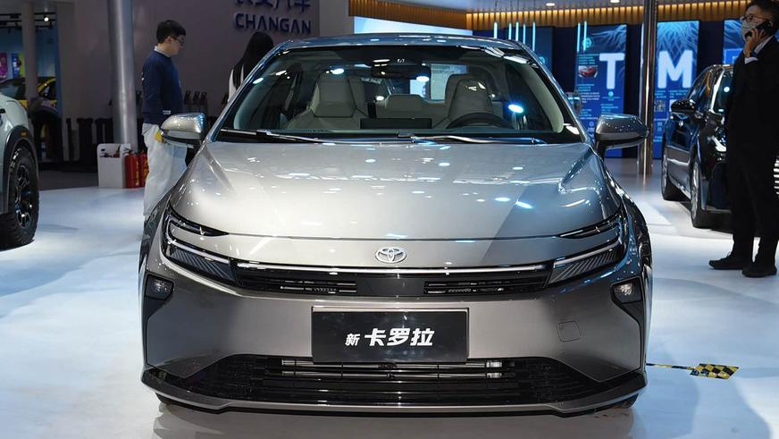 ✅НОВУЮ ТОЙОТА Королла уже можно БРАТЬ! Всего 98 л.с, расход 4л/100 и много места: Расскажу подробно про Toyota Corolla из Китая!