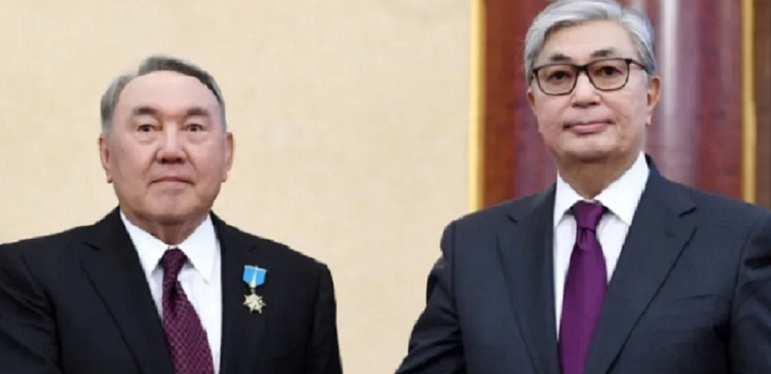 ПЕРЕДАЧА ВЛАСТИ.. Нурсултан Назарбаев и Касым Токаев. (Яндекс Картинки-fergana.media)