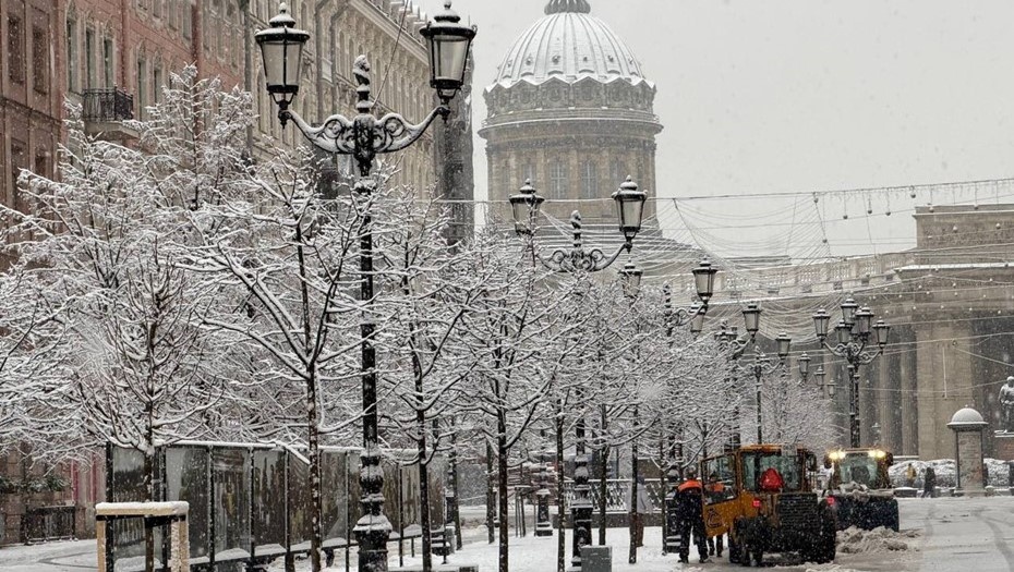    Снегопад в Петербурге 24 ноября 2025 года. Автор фото: t.me/razumishkin