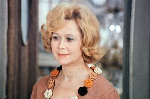    Светлана Немоляева в фильме «Служебный роман», 1977 год. Фото: Кадр из фильма