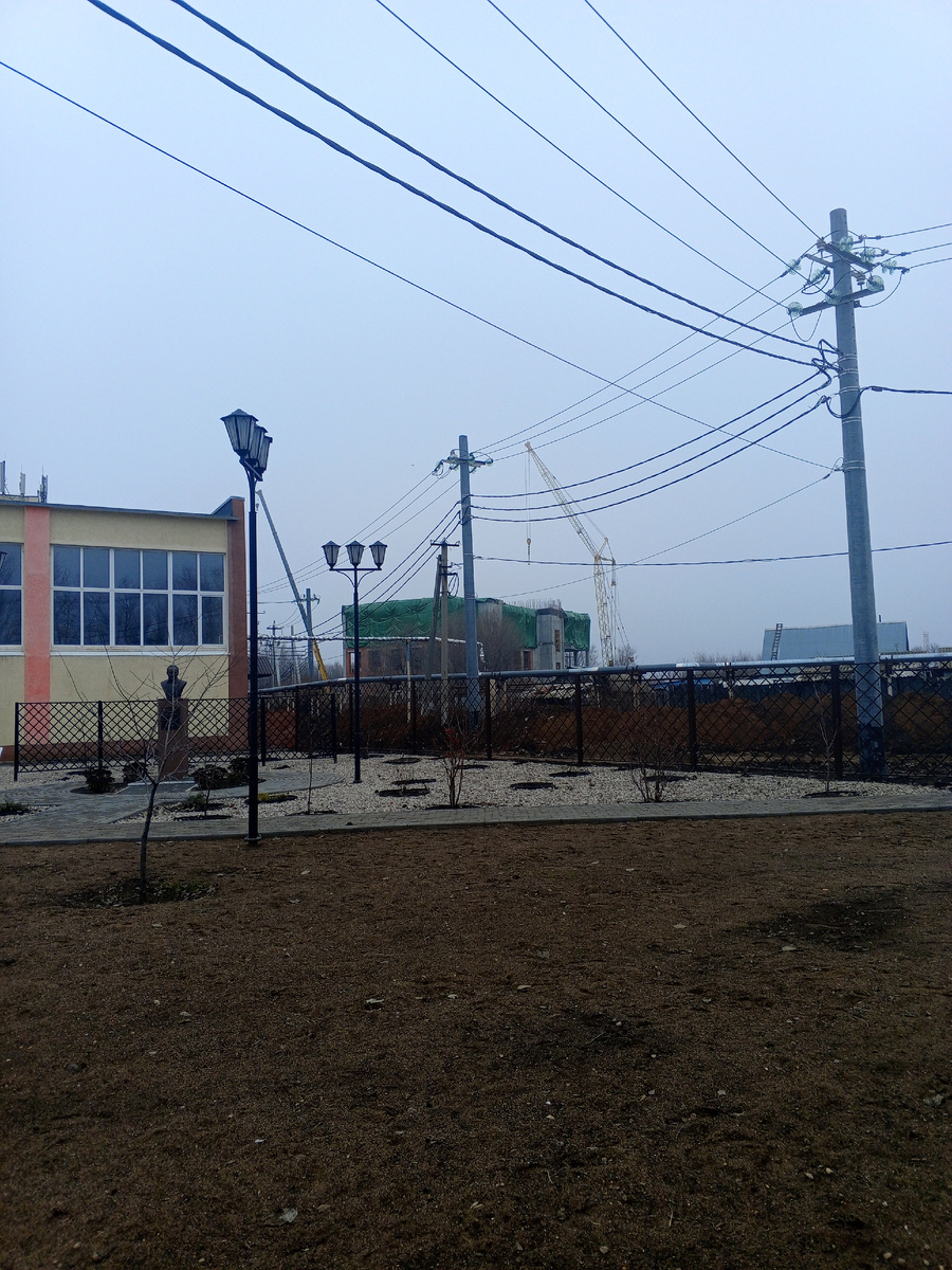 А там стройка музыкальной школы 