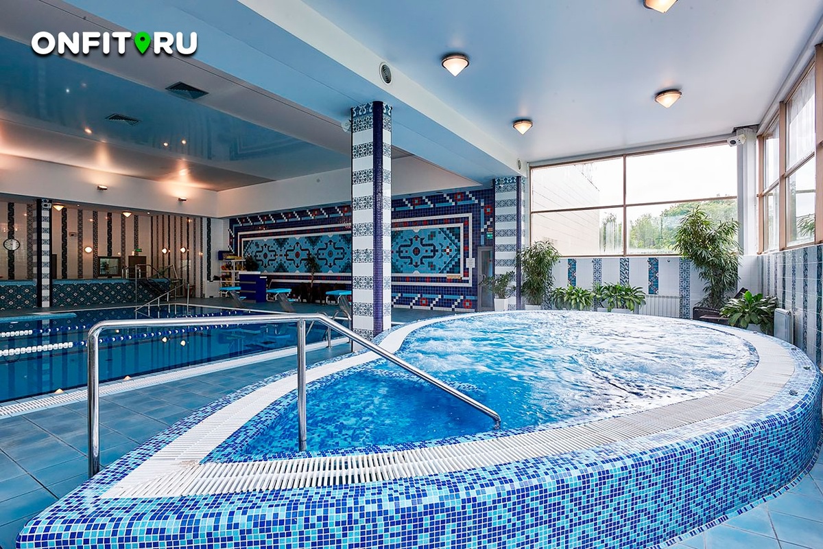 Вот такая красота в фитнес-клубе с годовым абонементом в 200 тысяч. Там еще много всяких прибамбасов, в т.ч. и открытый бассейн.