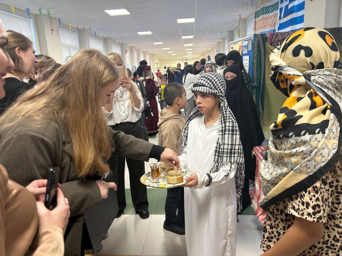 Фото со страницы Кудровской СОШ № 3 в ВКонтакте