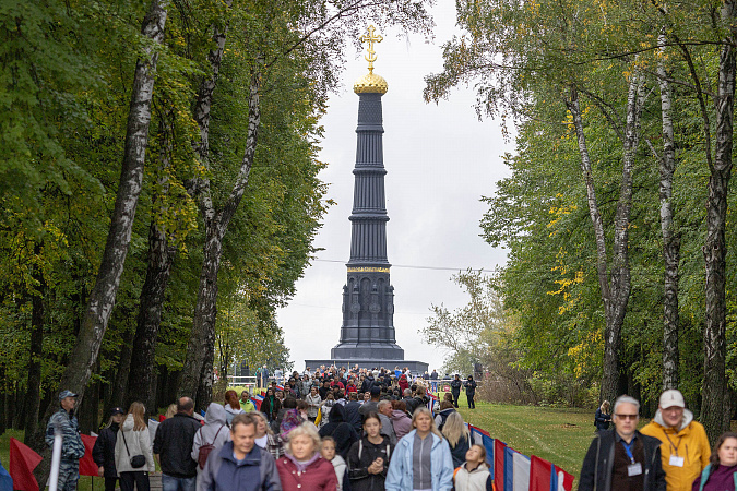 Празднества на фальшивом Куликовом поле в Тульской области. Фото из интернета