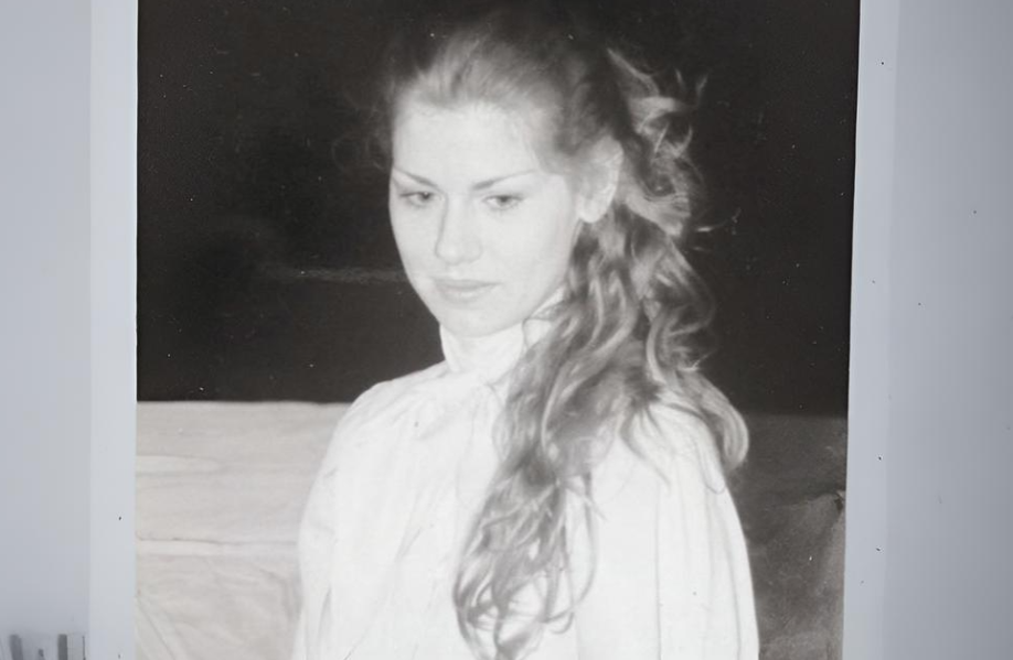 Елена в молодости