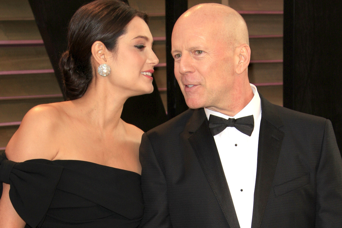     Жена неизлечимо больного Брюса Уиллиса решила пожертвовать ученым мозг актера после его смерти