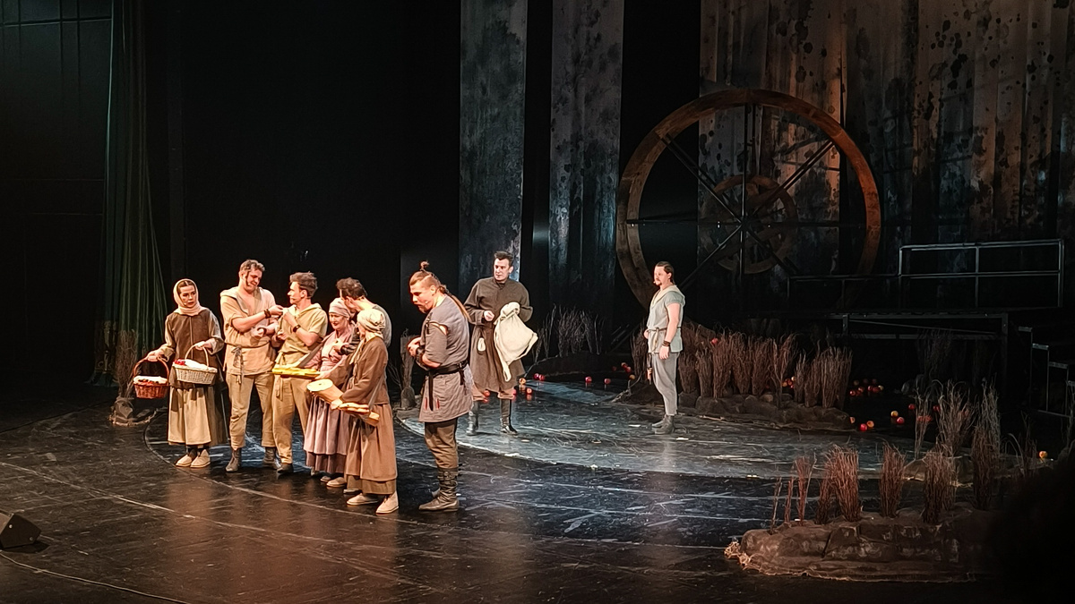 Молодёжный театр Алтая Мюзикл «Яга» на сцене ТЮЗа