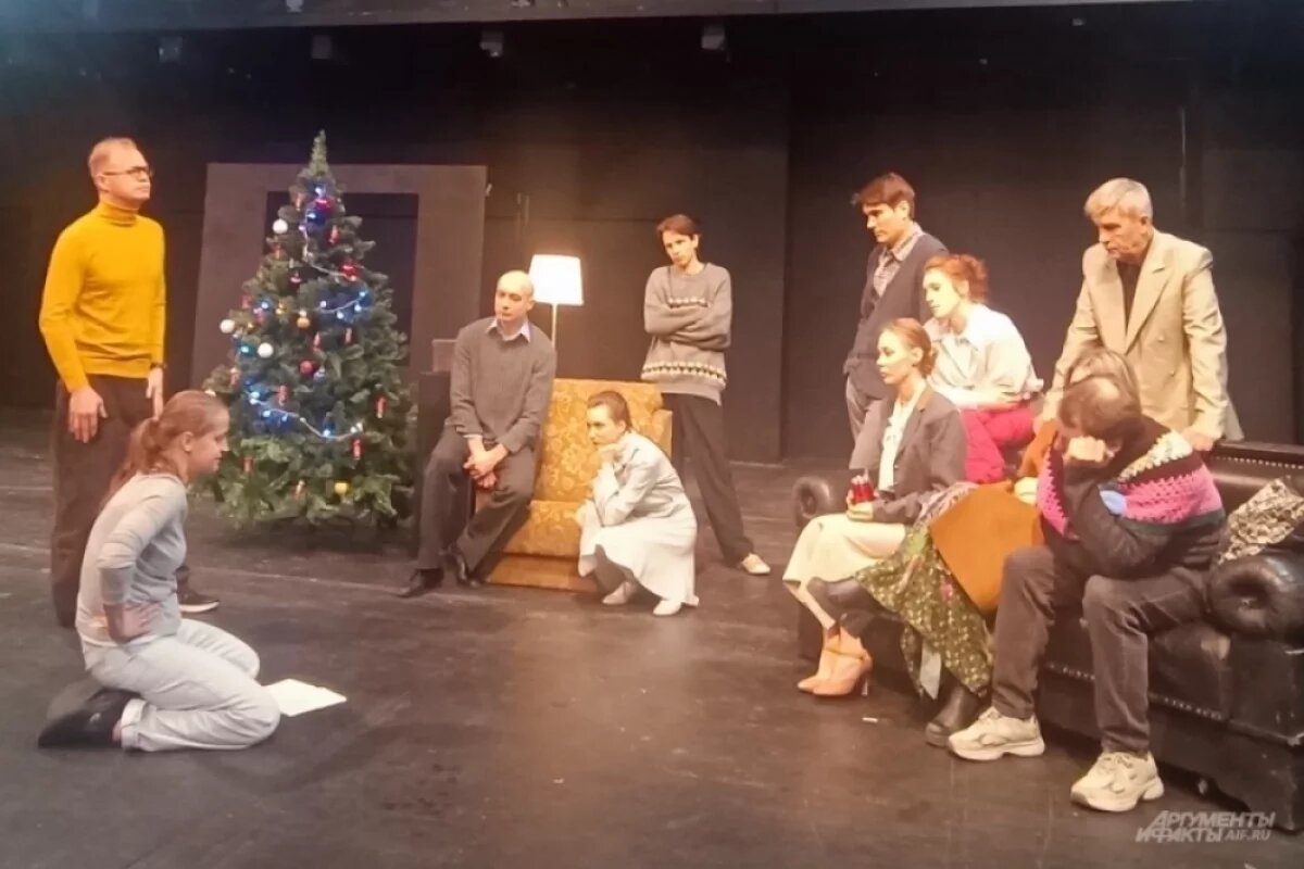    Для журналистов и блогеров «Современник» впервые провел масштабный пресс-тур, посвятив его двум грядущим премьерам — «Женитьбе Бальзаминова» и спектаклю «Спешите делать добро»