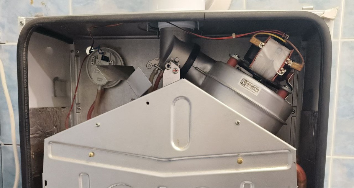 Парная работа вентилятора и прессостата.