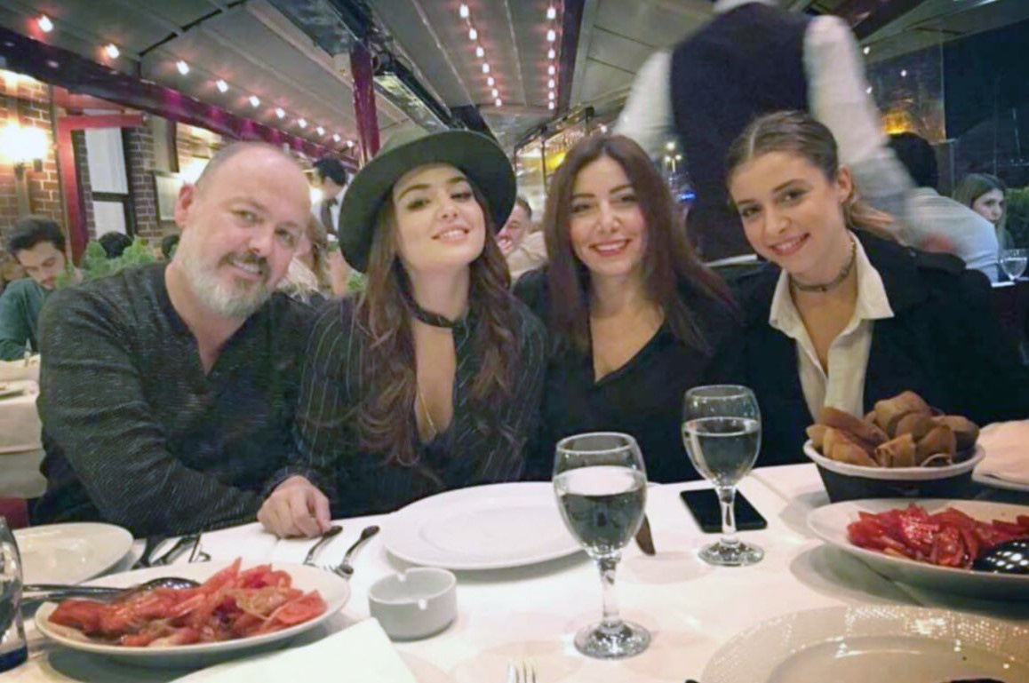 Ханде с семьей