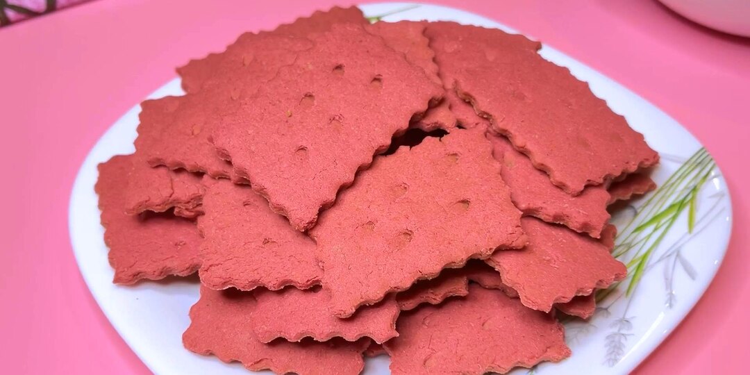 Красные хрустящие крекеры ПП. Несладкие крекеры без глютена.