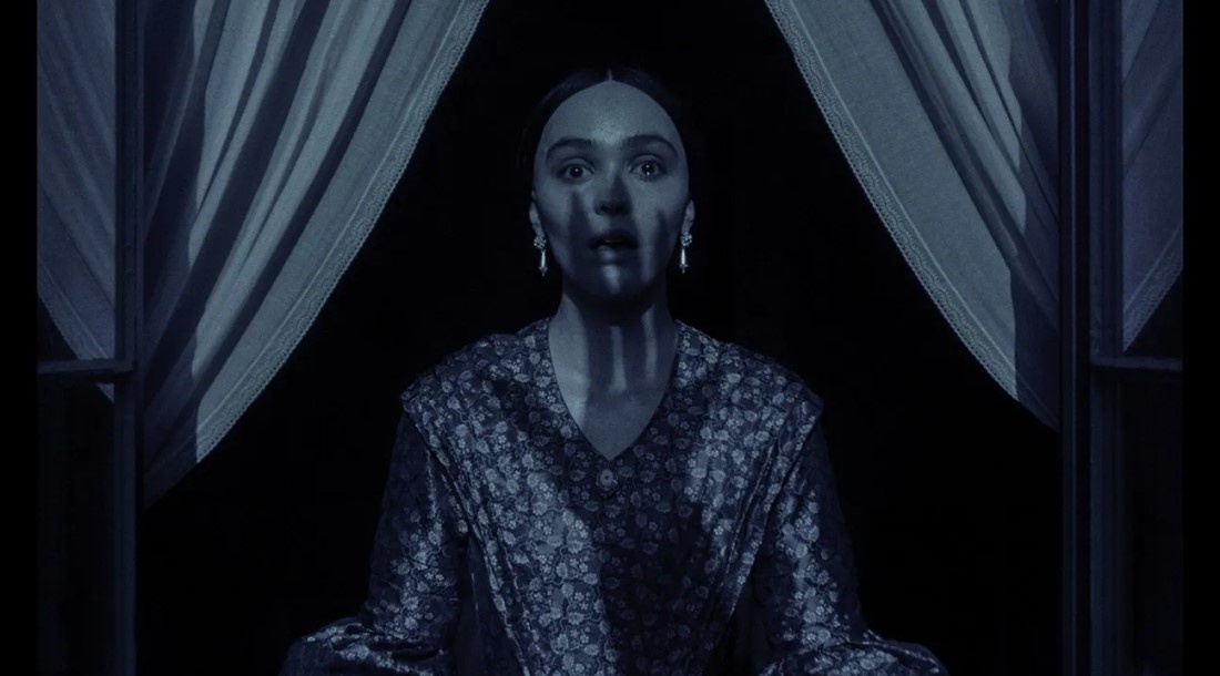     Лили-Роуз Депп, кадр из фильма «Носферату» (2024)