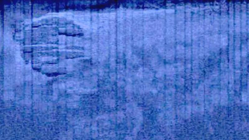 Изображение: Слева — аномалия Балтийского моря (Авторские права: Ocean X).