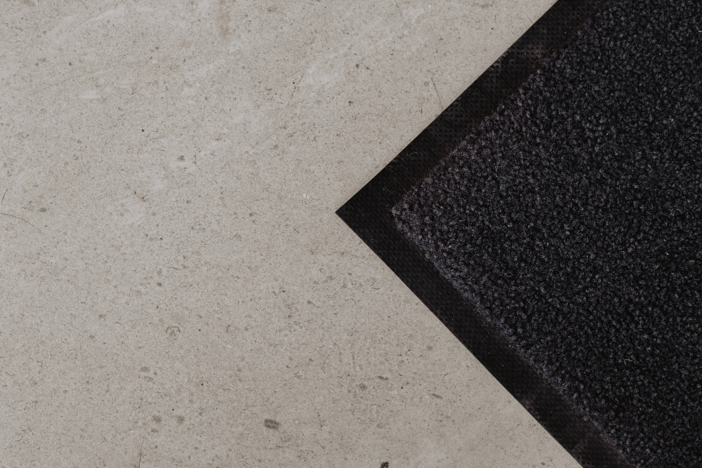    Размещение коврика должно соответствовать нормам пожарной безопасности