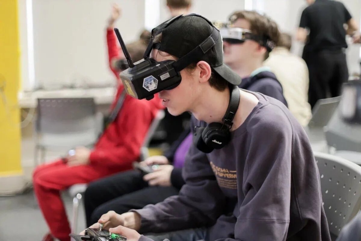    В Петербурге проведут гонки дронов и покажут симулятор перехвата БПЛА